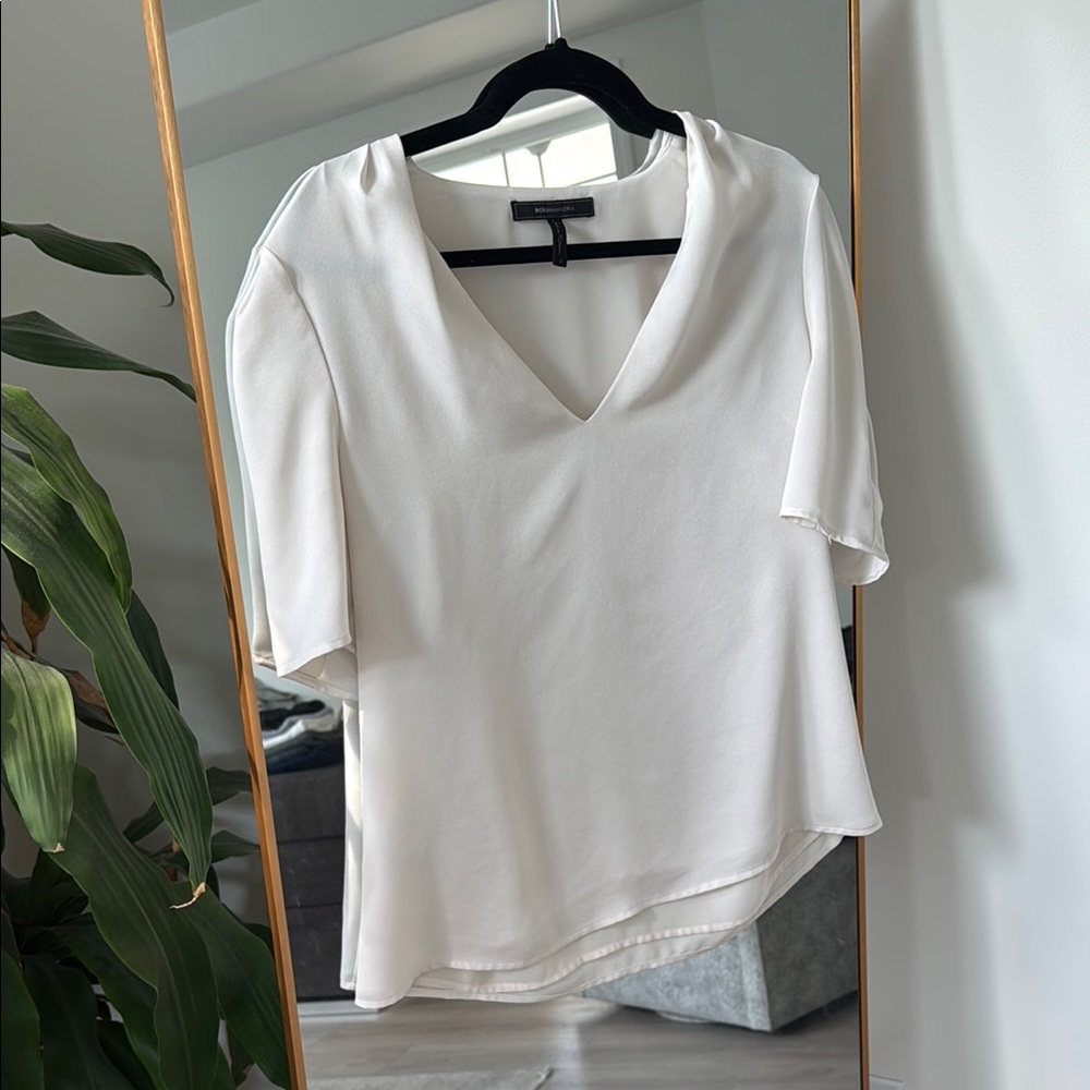 BCBGMaxAzria White Asymmetrical Short Sleeve Blouse